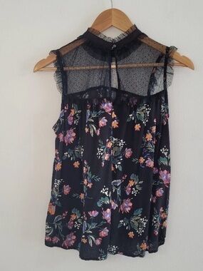 Arizona Jean Company Black Floral Sleeveless Lace Yoke Top